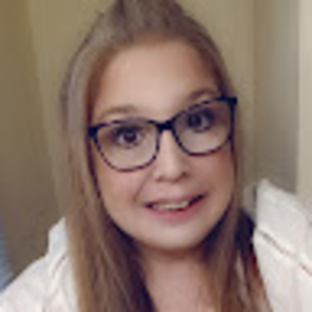 Meet your Posher, Caitlin